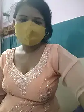 Snapshot of Dr_Chhaya chatting on 03.04.25 Dr Chhaya online show from 03.04.25