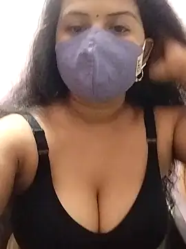 Snapshot of Dr_Chhaya chatting on 11.05.25 Dr Chhaya online show from 11.05.25