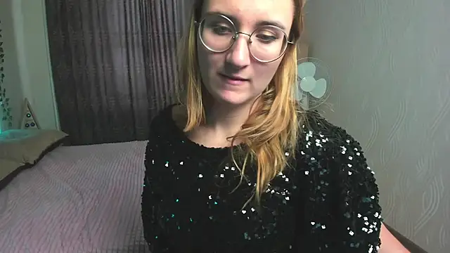 Miss Elsa  online show from 12.04.24