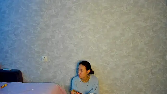Snapshot of EllaSky_xoxo chatting on 10.11.25 EllaSky xoxo online show from 10.11.25