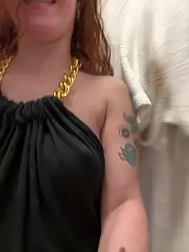 Snapshot of Nala_95 chatting on 12.16.24 Nala 95 online show from 12.16.24