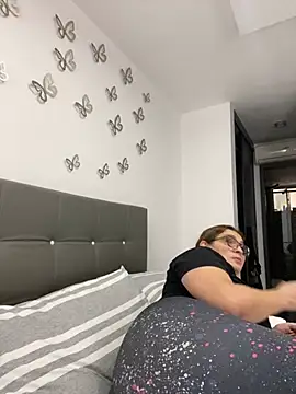 AntonellaAlondra4 online show from 01.21.25