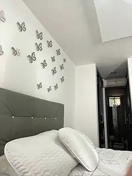 AntonellaAlondra4 online show from 03.18.25