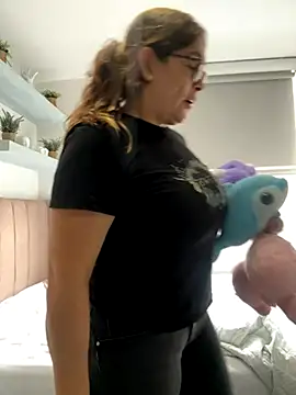 AntonellaAlondra4 online show from 10.27.25