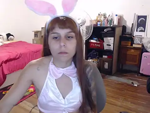 Snapshot of bunnylolaa4 chatting on 01.20.25 bunnylolaa4 online show from 01.20.25