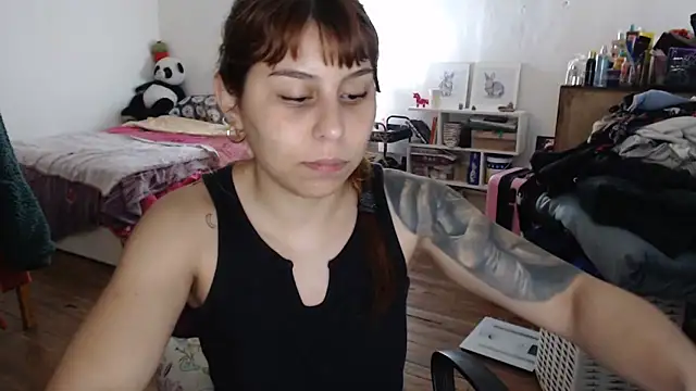 Snapshot of bunnylolaa4 chatting on 10.17.25 bunnylolaa4 online show from 10.17.25