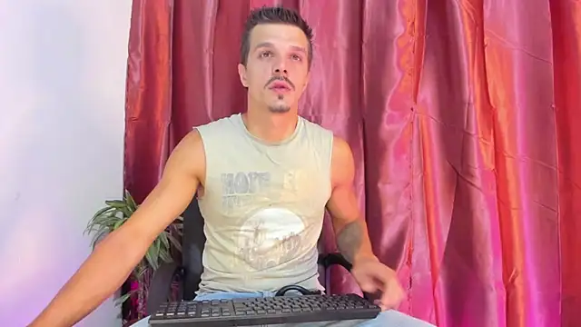 Snapshot of DonyBrown chatting on 09.18.25 DonyBrown online show from 09.18.25