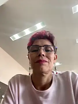 Snapshot of MireyaTorresGu chatting on 02.17.25 MireyaTorresGu online show from 02.17.25
