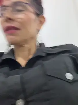 Snapshot of MireyaTorresGu chatting on 02.19.25 MireyaTorresGu online show from 02.19.25