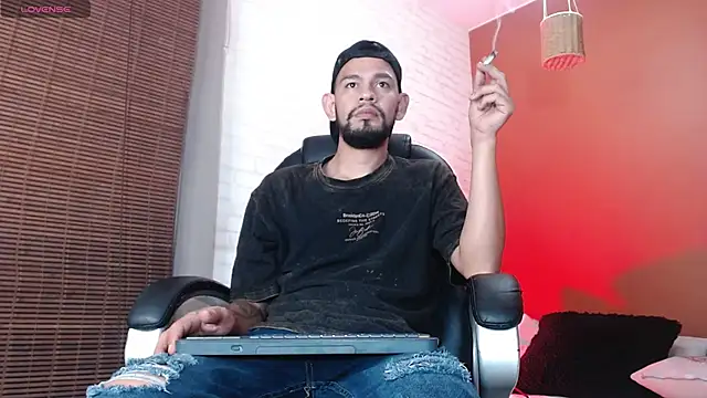 Snapshot of Bedobigcock chatting on 02.02.25 Bedobigcock online show from 02.02.25