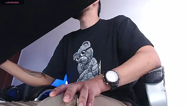 Snapshot of Bedobigcock chatting on 03.17.25 Bedobigcock online show from 03.17.25