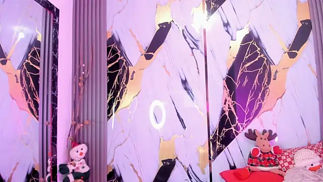 Snapshot of sophiee_evanss_ chatting on 12.18.24 sophiee evanss online show from 12.18.24