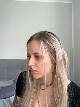 lunawolf21 online show from 03.04.25