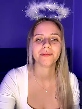 lunawolf21 online show from 12.04.25