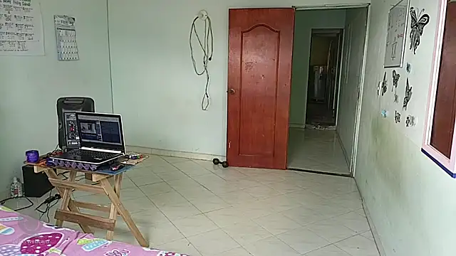 luxandracon23 online show from 02.24.25