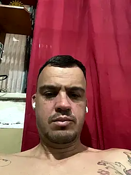 Snapshot of Vaguinhowqs chatting on 09.19.25 Vaguinhowqs online show from 09.19.25