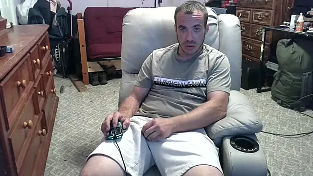Snapshot of ScubaStevex chatting on 09.24.25 ScubaStevex online show from 09.24.25