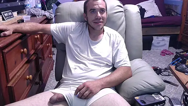 Snapshot of ScubaStevex chatting on 10.06.25 ScubaStevex online show from 10.06.25