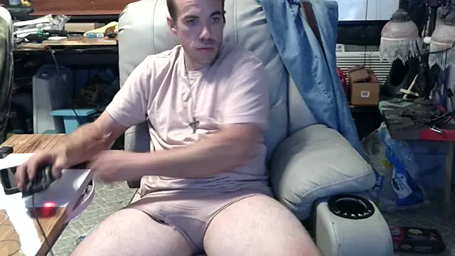Snapshot of ScubaStevex chatting on 10.15.25 ScubaStevex online show from 10.15.25
