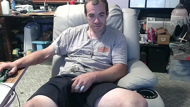 Snapshot of ScubaStevex chatting on 10.16.25 ScubaStevex online show from 10.16.25