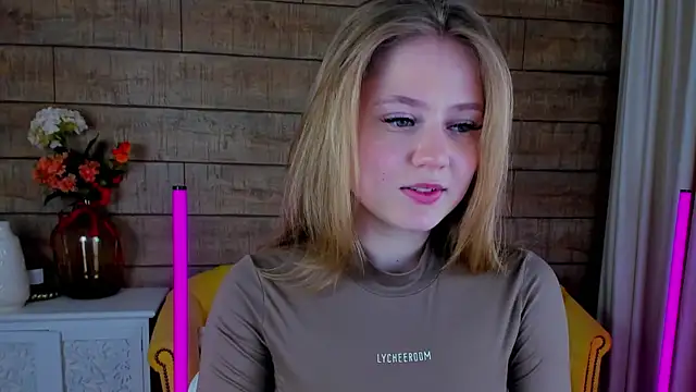 SelinSwarovski online show from 02.22.25