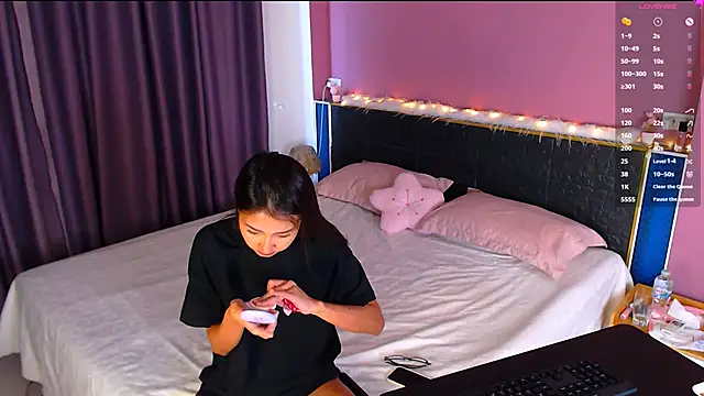 Melissa Mone online show from 02.02.25