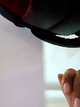 Snapshot of sailord chatting on 10.31.25 sailord online show from 10.31.25