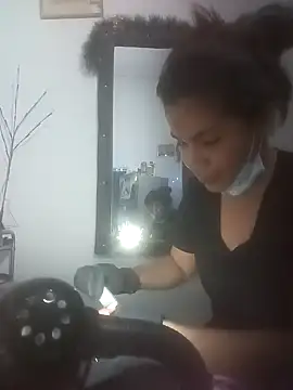 Snapshot of 02julieta chatting on 12.19.24 02julieta online show from 12.19.24