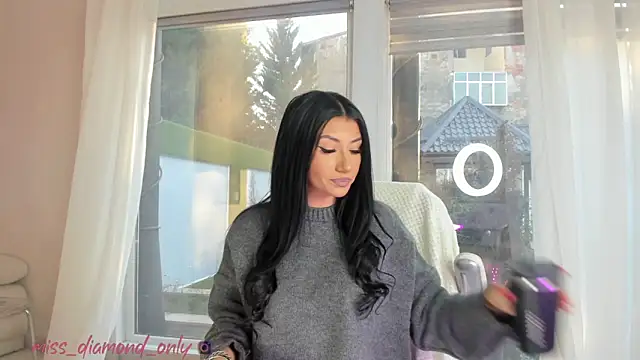 missdiamond  online show from 12.18.24