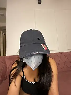 Snapshot of Emmy_kapoor chatting on 01.29.25 Emmy kapoor online show from 01.29.25