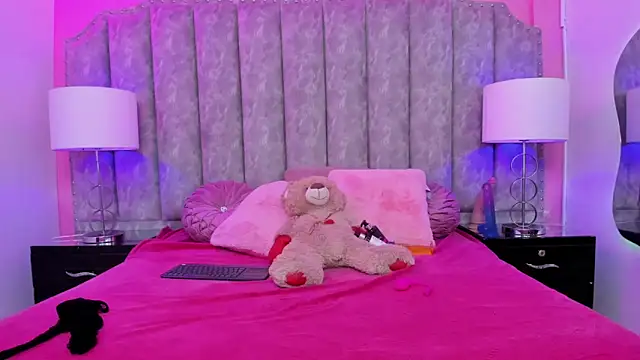 Snapshot of CoralHarmon chatting on 02.22.25 CoralHarmon online show from 02.22.25