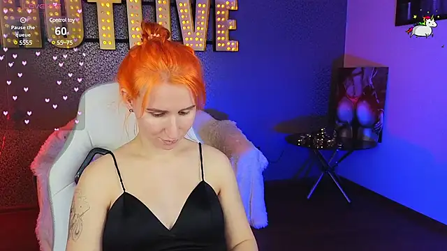 Snapshot of AliceBYKiss chatting on 02.03.25 AliceBYKiss online show from 02.03.25