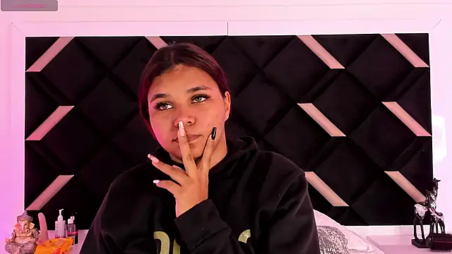 Carolina Evanss online show from 03.03.25