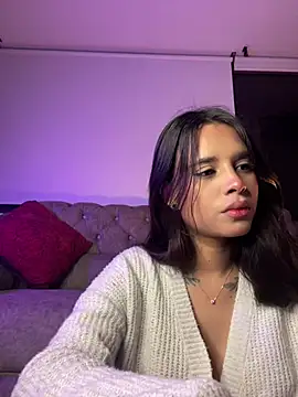 Snapshot of alessia_iris19 chatting on 02.24.25 alessia iris19 online show from 02.24.25