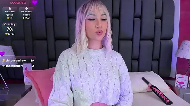 Snapshot of MadissonRey chatting on 01.20.25 MadissonRey online show from 01.20.25