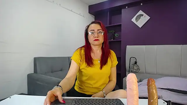 Lupiita223 online show from 11.25.25