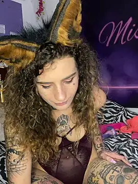 Snapshot of BlazyKitsune- chatting on 12.28.24 BlazyKitsune- online show from 12.28.24