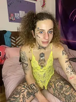 Snapshot of BlazyKitsune- chatting on 01.27.25 BlazyKitsune- online show from 01.27.25