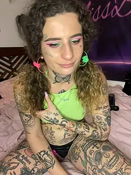 Snapshot of BlazyKitsune- chatting on 01.28.25 BlazyKitsune- online show from 01.28.25