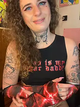 Snapshot of BlazyKitsune- chatting on 02.21.25 BlazyKitsune- online show from 02.21.25