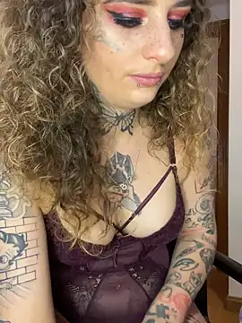 Snapshot of BlazyKitsune- chatting on 03.01.25 BlazyKitsune- online show from 03.01.25