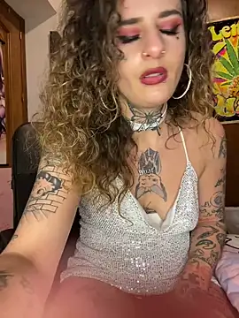 Snapshot of BlazyKitsune- chatting on 03.01.25 BlazyKitsune- online show from 03.01.25