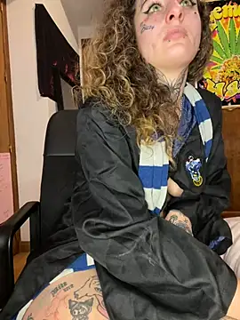 Snapshot of BlazyKitsune- chatting on 03.18.25 BlazyKitsune- online show from 03.18.25