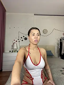 MiraMiss online show from 02.16.25