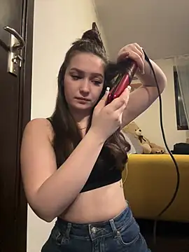 Snapshot of VixenAmour chatting on 01.25.25 VixenAmour online show from 01.25.25