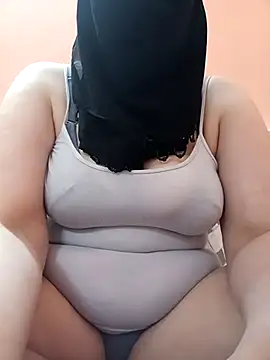 Snapshot of big_yoyo chatting on 02.17.25 big yoyo online show from 02.17.25