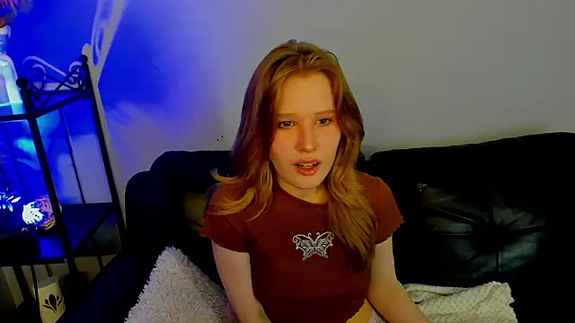 Snapshot of EvaStevs chatting on 12.13.24 EvaStevs online show from 12.13.24