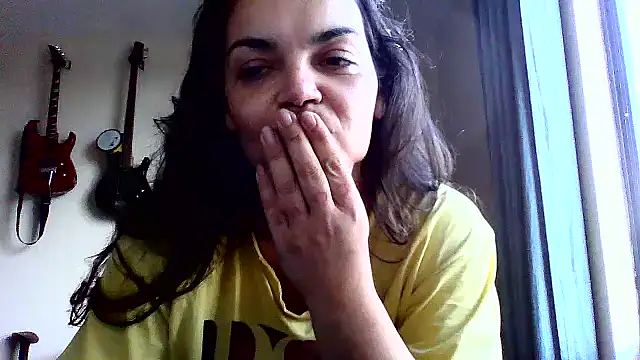 Snapshot of escritorasafada chatting on 03.19.25 escritorasafada online show from 03.19.25