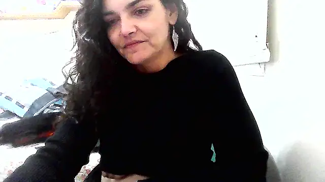 Snapshot of escritorasafada chatting on 11.02.25 escritorasafada online show from 11.02.25