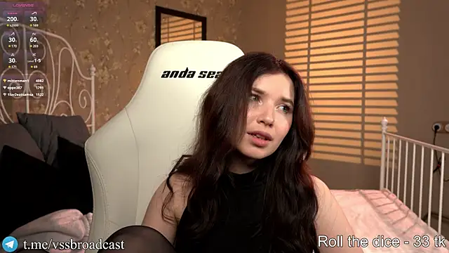 Hidden boobs online show from 12.20.24